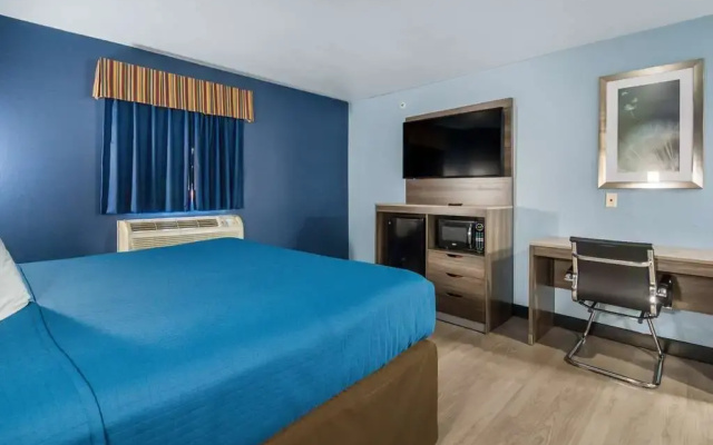 photo 5 of Rodeway Inn Carrollton