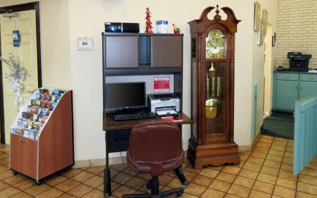 photo 2 of Rodeway Inn