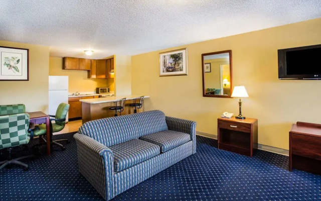 photo 5 of Rodeway Inn