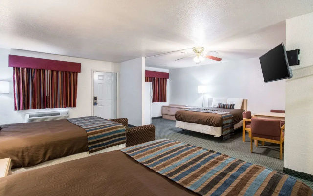 photo 2 of Rodeway Inn