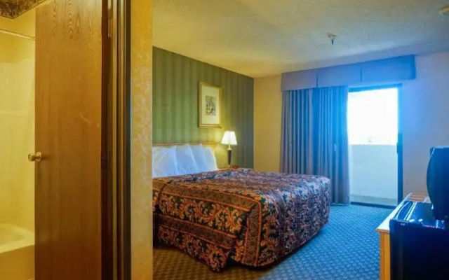 photo 4 of Rodeway Inn