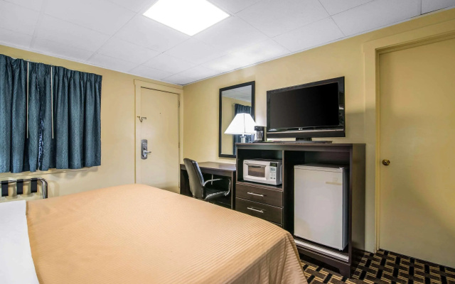 photo 2 of Rodeway Inn