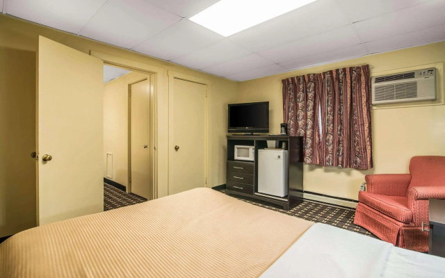 photo 3 of Rodeway Inn