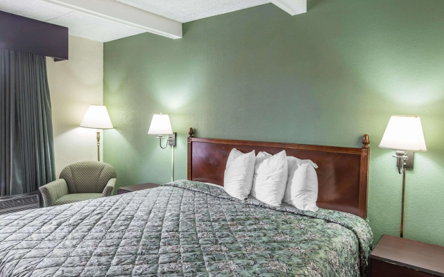 photo 3 of Rodeway Inn Laurens
