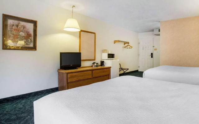 photo 4 of Rodeway Inn Whitehalla