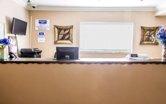 photo 2 of Rodeway Inn Apopka South