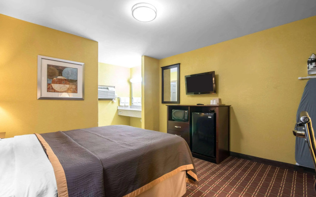 photo 4 of Rodeway Inn Towanda