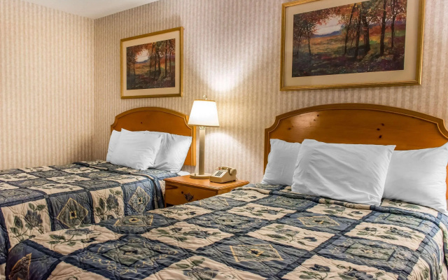 photo 3 of Rodeway Inn Amish Country