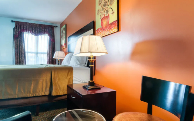 photo 3 of Rodeway Inn and Suites Inkster