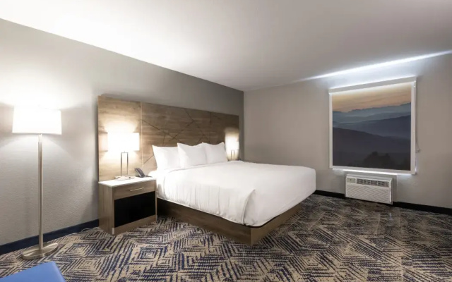 photo 4 of Rodeway Inn & Suites near Outlet Mall - Asheville