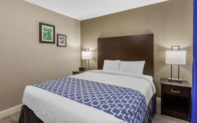 photo 4 of Rodeway Inn and Suites Ontario