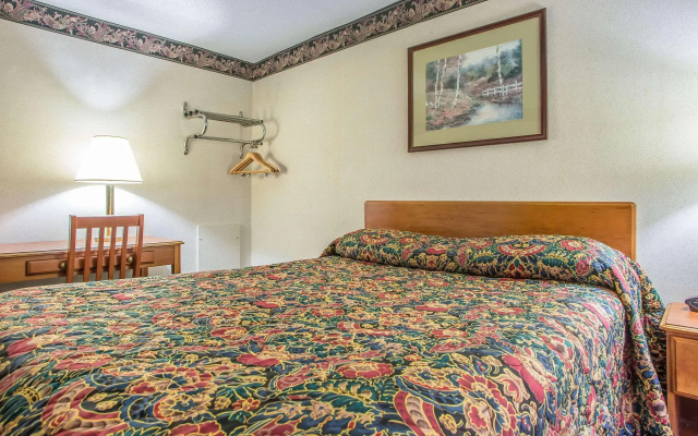 photo 5 of Rodeway Inn Bedford