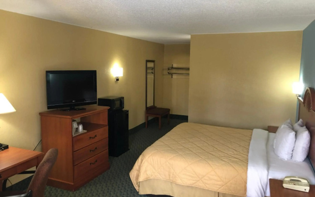 photo 4 of Rodeway Inn Joint Base Andrews Area