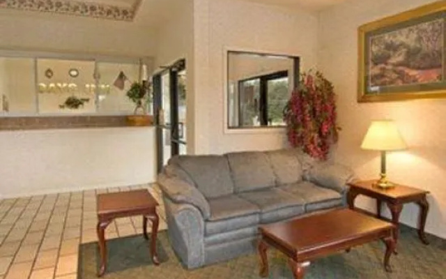 photo 3 of Rodeway Inn Caseyville