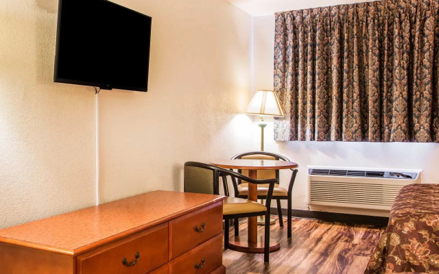 photo 5 of Red Lion Inn & Suites Caseyville