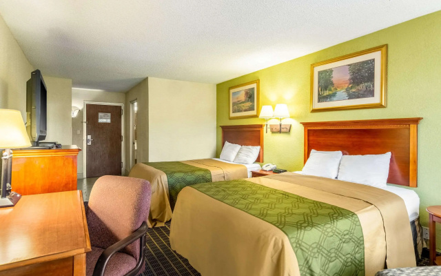 photo 4 of Rodeway Inn Central