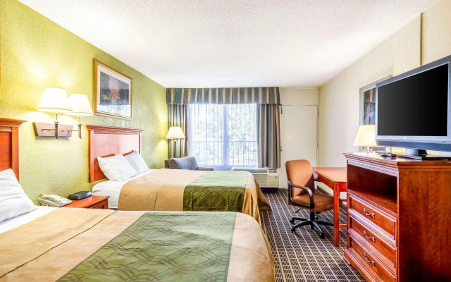 photo 5 of Rodeway Inn Central