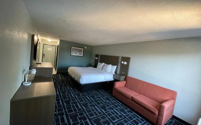 photo 3 of Baymont By Wyndham East Ridge Hotel