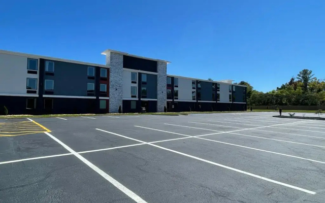 photo 5 of Baymont By Wyndham East Ridge Hotel
