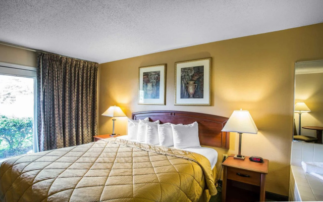 photo 4 of Rodeway Inn