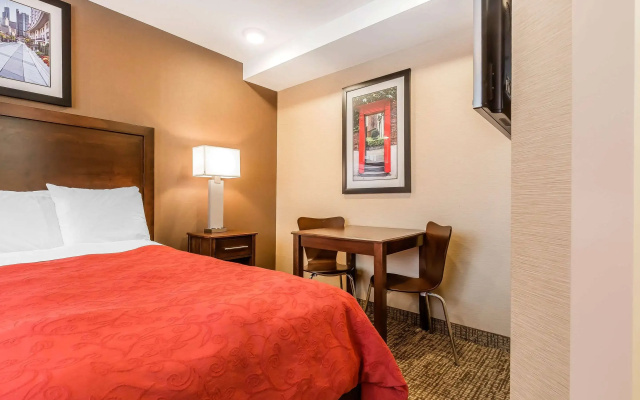 photo 2 of Rodeway Inn Chicago - Evanston