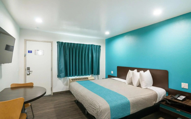photo 5 of Motel 6 South El Monte, CA - Los Angeles