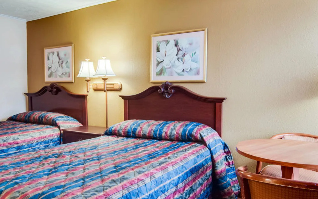 photo 4 of Rodeway Inn Civic Center