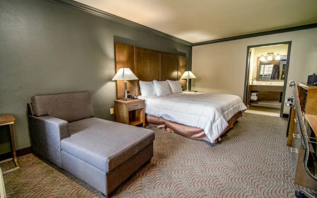 photo 3 of Rodeway Inn Compton