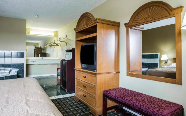 photo 5 of Rodeway Inn