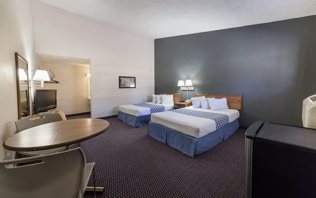 photo 2 of Rodeway Inn Conference Center Allentown Pennsylvania
