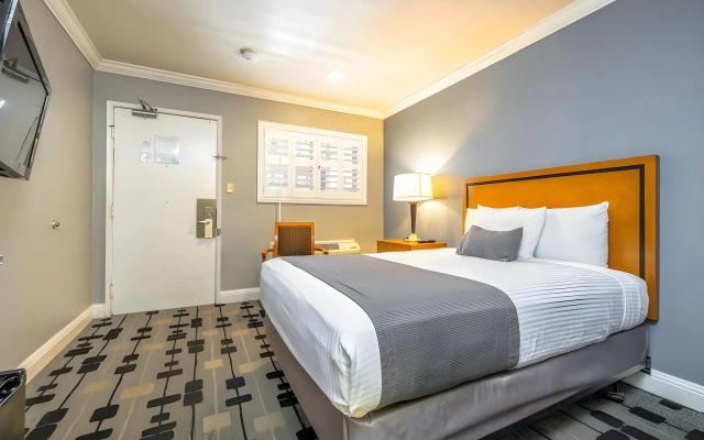 photo 5 of SOMA Park Inn – Civic Center