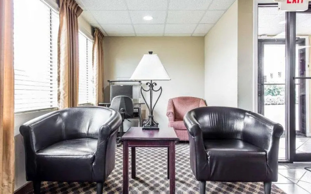 photo 2 of Rodeway Inn East Atlanta