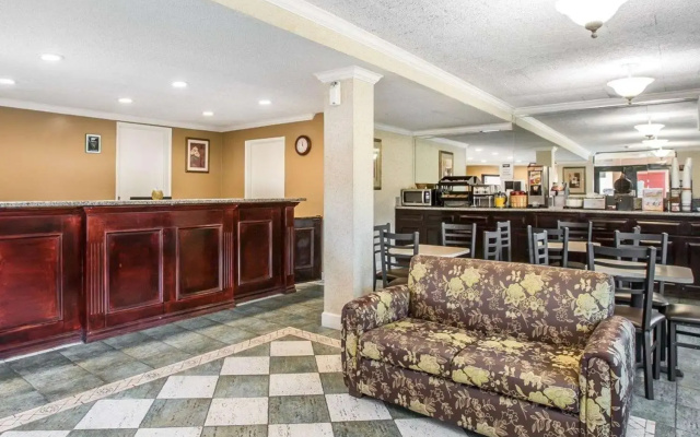photo 2 of Gateway Inn Gardena