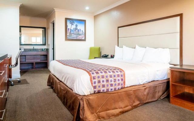 photo 5 of Gateway Inn Gardena