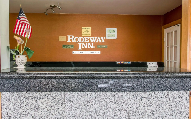 photo 2 of Rodeway Inn Grand Haven