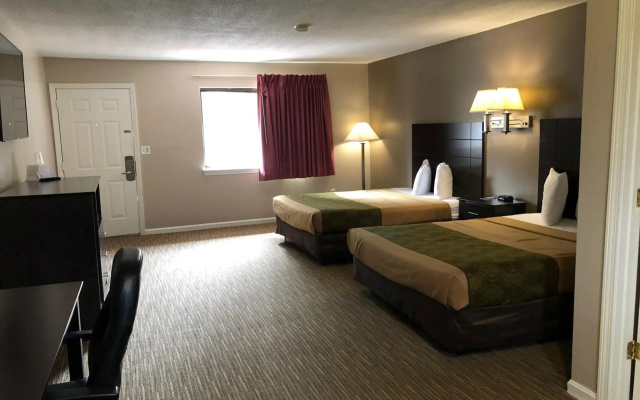 photo 3 of Rodeway Inn Groton - New London