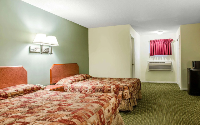 photo 5 of Rodeway Inn Groton - New London