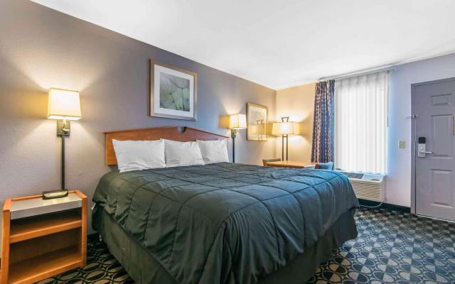 photo 4 of Studio 6 Suites Louisville, KY – Airport/Expo Center