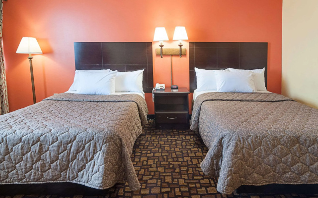 photo 3 of Rodeway Inn Meadowlands