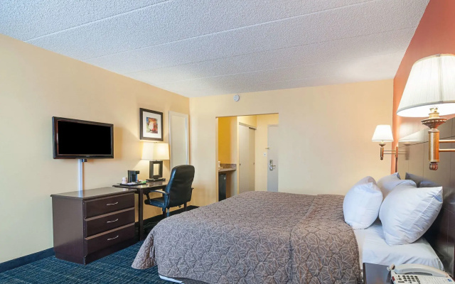 photo 5 of Rodeway Inn Meadowlands