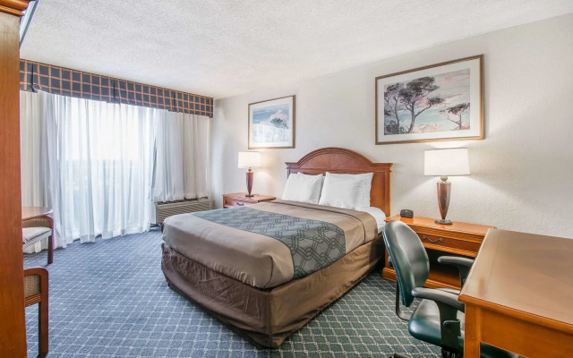 photo 3 of Rodeway Inn Miami I-95
