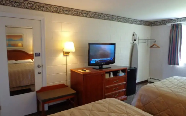 photo 4 of Rodeway Inn Milford  I84