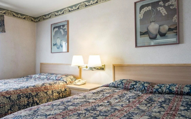 photo 3 of Rodeway Inn Monterey