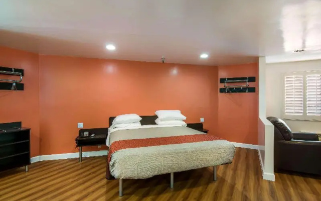 photo 5 of Rodeway Inn