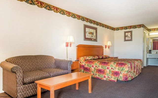photo 4 of Key West Inn - Montgomery South
