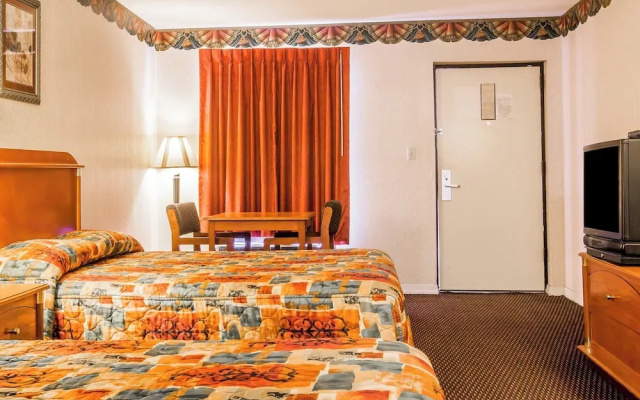 photo 5 of Key West Inn - Montgomery South