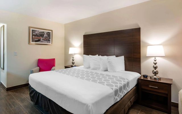 photo 4 of Downtown Hollywood Gardens Inn & Suites