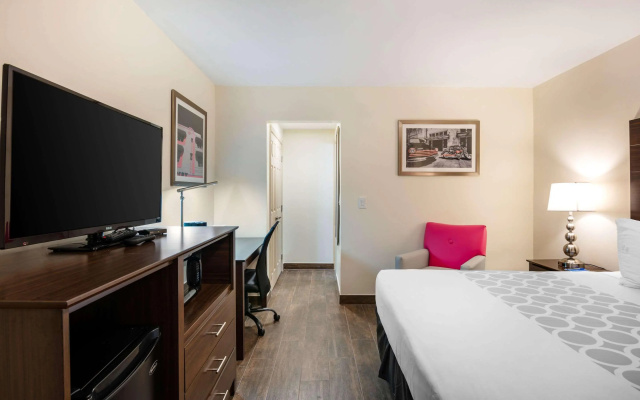 photo 5 of Downtown Hollywood Gardens Inn & Suites