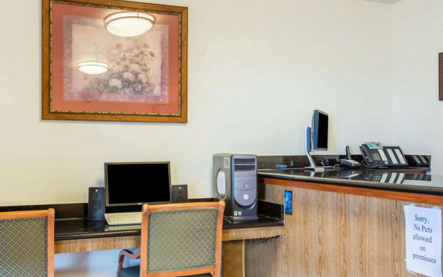 photo 4 of Rodeway Inn Newport