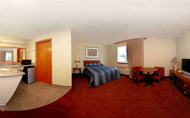 photo 4 of Rodeway Inn North